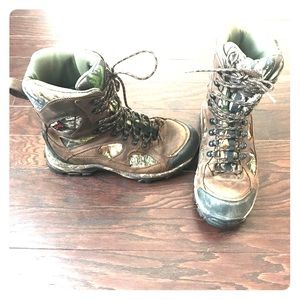 Hunting boots